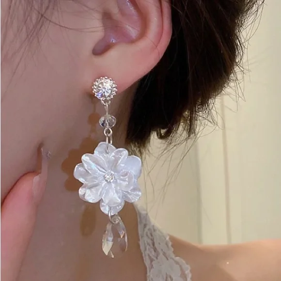 Gorgeous Big White Earrings - Picture 3 of 4